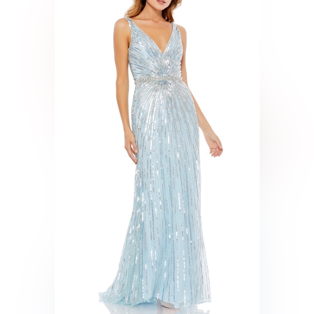 Starburst Sequin Column Gown
MAC DUGGAL